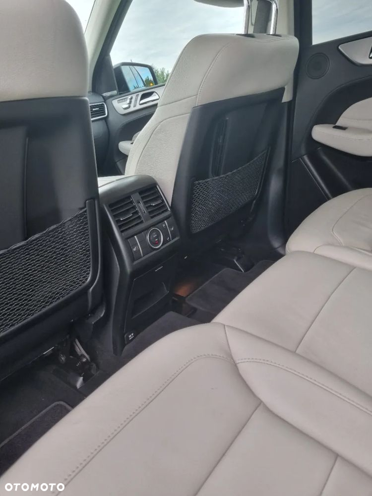 Mercedes-Benz GLE 500 4-Matic 7G-TRONIC - 12