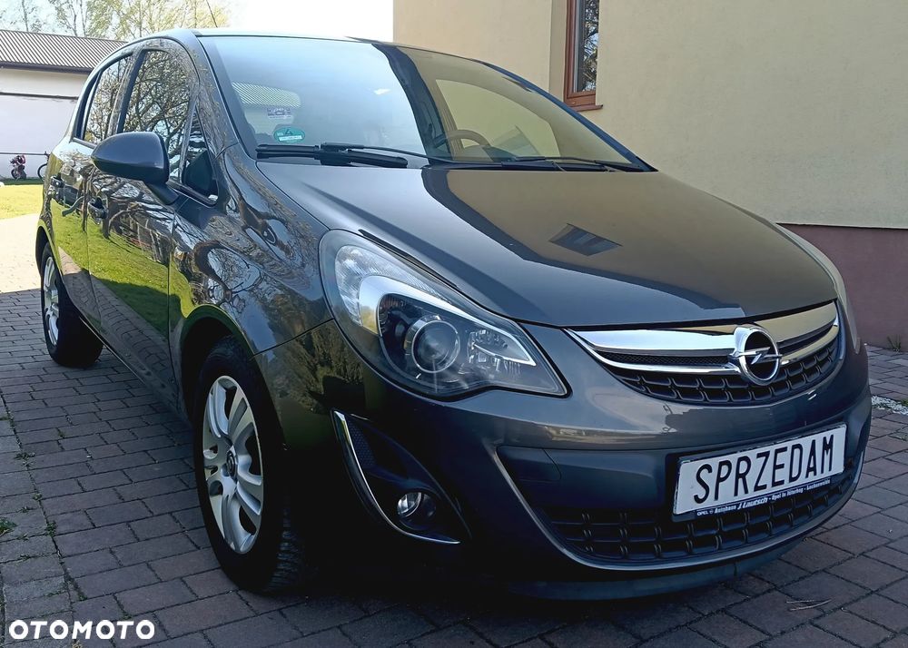 Opel Corsa 1.4 16V Innovation - 1