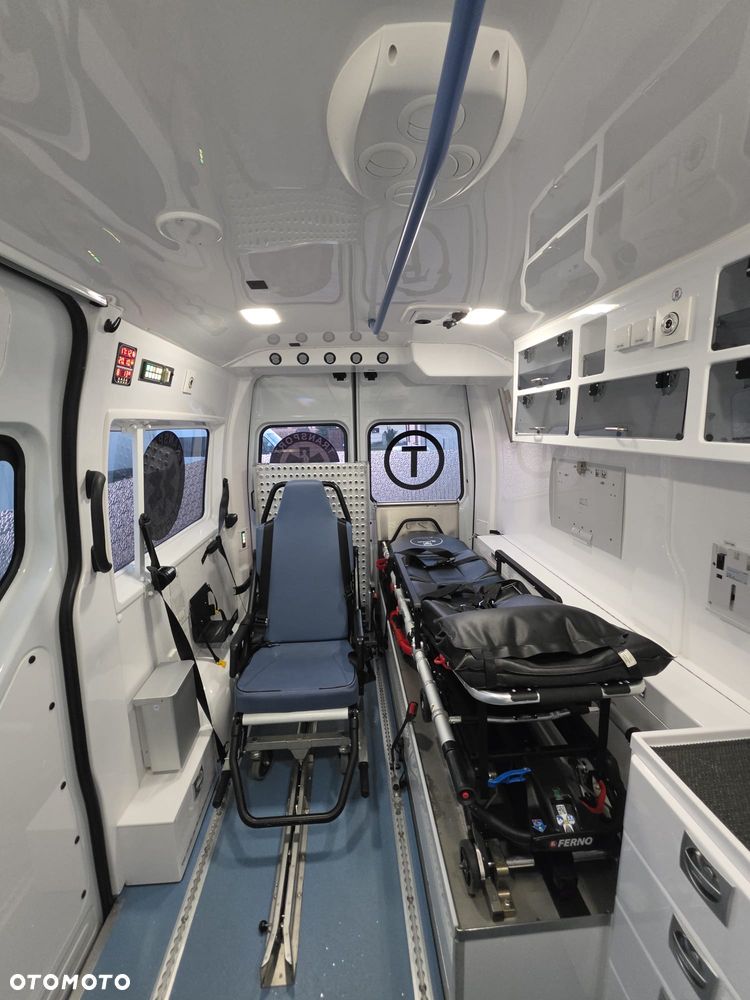 Renault Master Ambulans karetka - 30