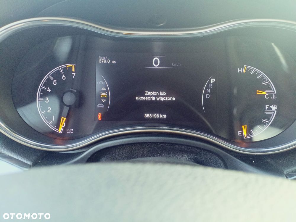 Jeep Grand Cherokee - 14