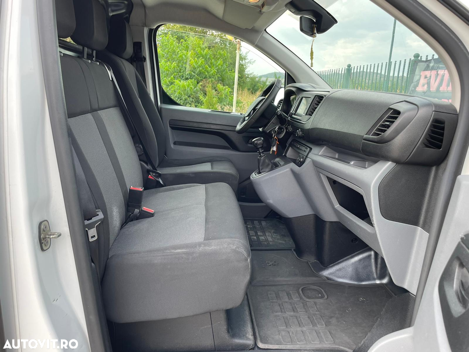 Peugeot Expert L2H1 - 19