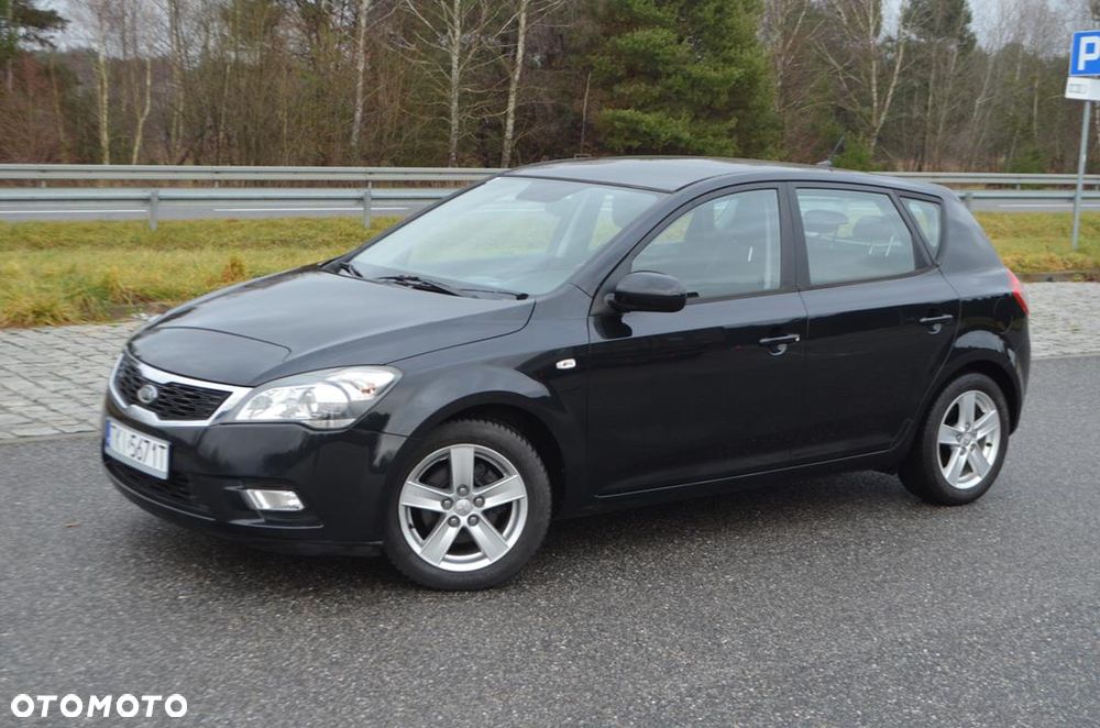 Kia Ceed - 4