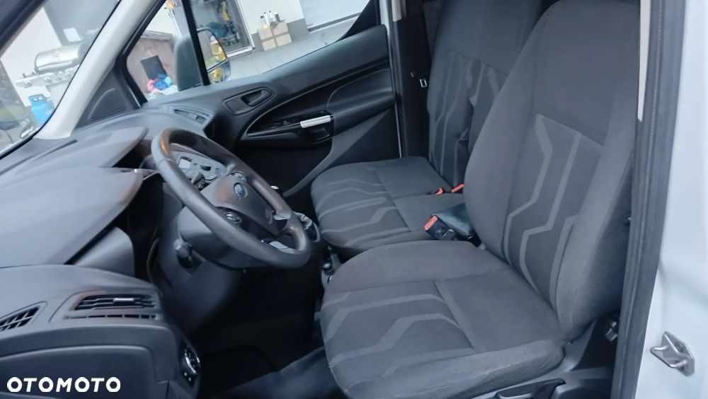 Ford Transit Connect - 19
