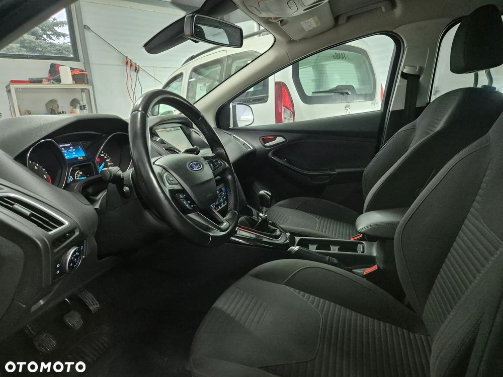 Ford Focus 2.0 TDCi Titanium ASS - 17
