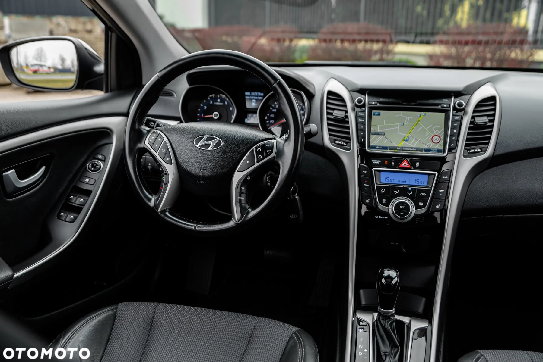 Hyundai i30 1.6 GDI BlueDrive Premium DCT - 37