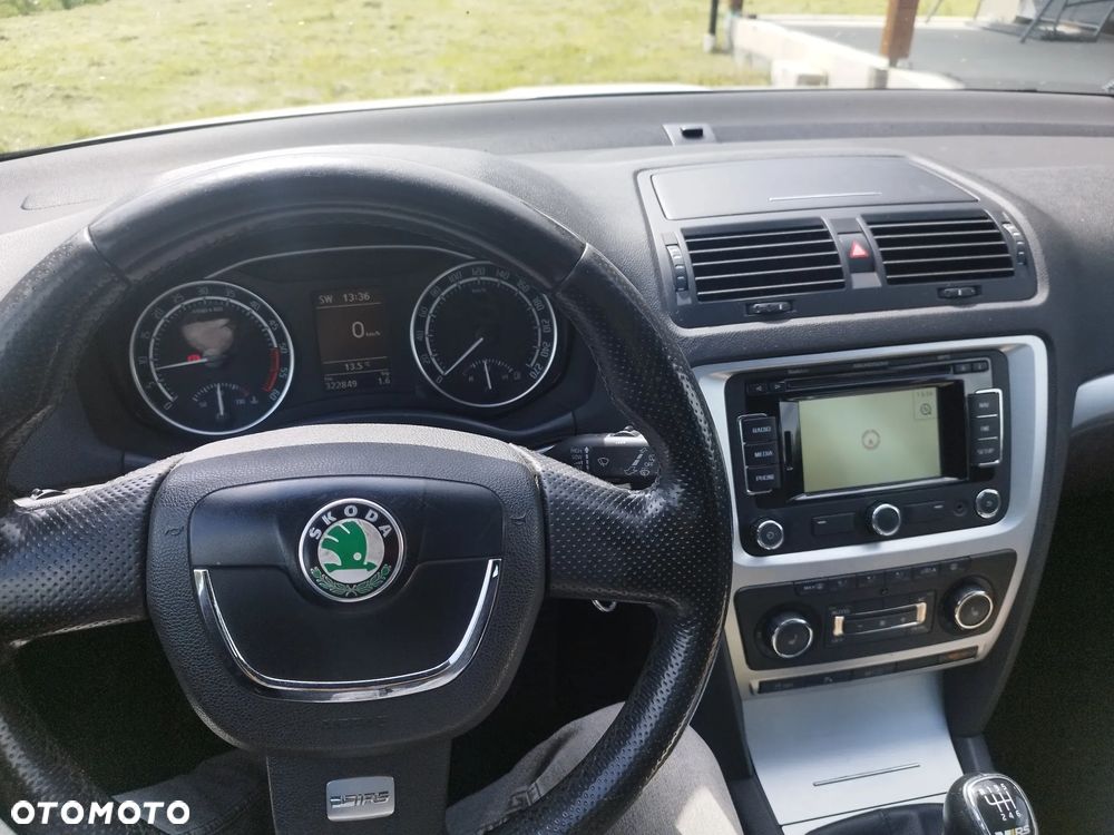 Skoda Octavia 2.0 TDI CR DPF RS - 8