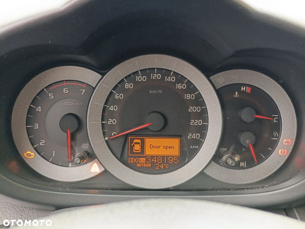 Toyota RAV4 2.2 D-4D 4x4 - 11