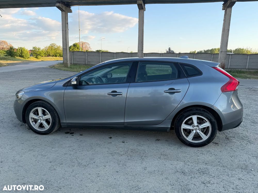 Volvo V40 D2 Geartronic Momentum - 4