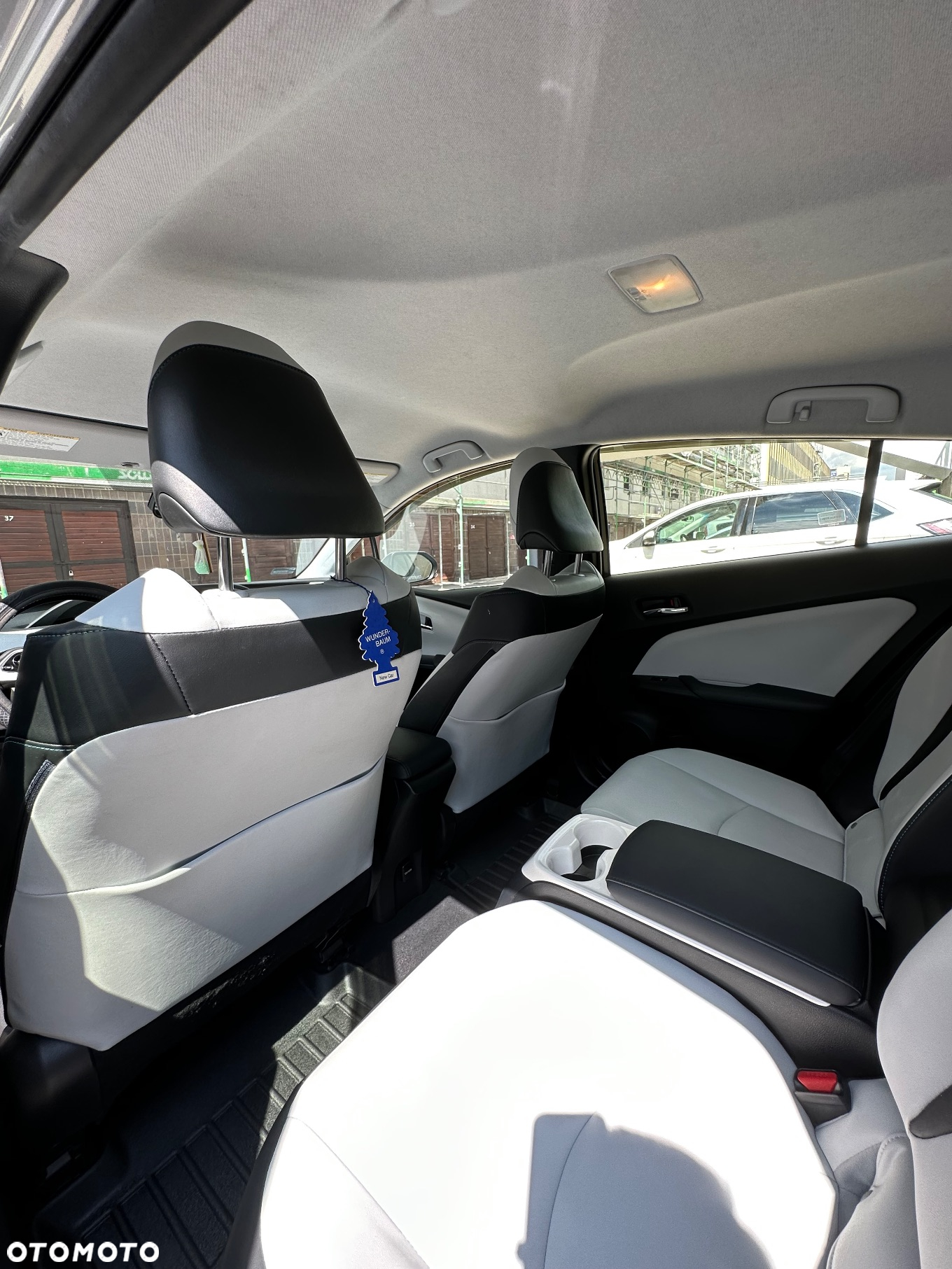 Toyota Prius 1.8 Hybrid Premium - 12