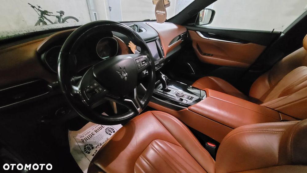 Maserati Levante S Granlusso - 16