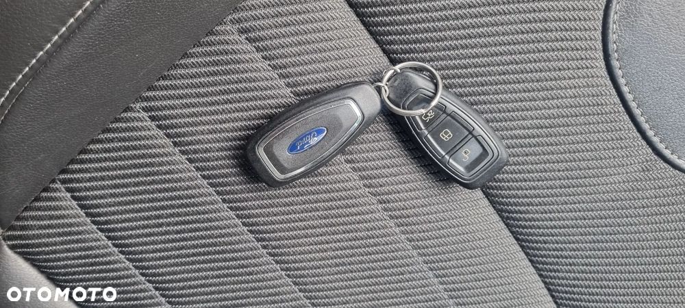 Ford Kuga 2.0 TDCi 4x4 Titanium - 23