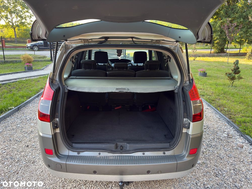 Renault Grand Scenic - 26