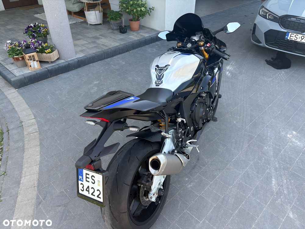 Yamaha R1 - 7