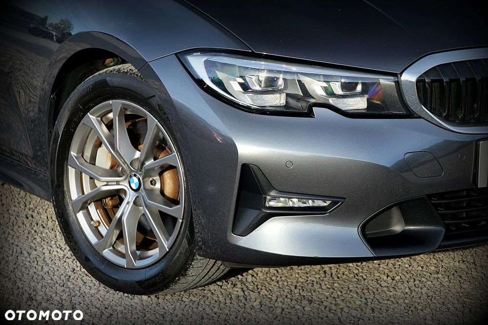 BMW Seria 3 330e Sport Line - 4
