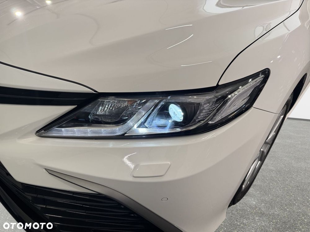 Toyota Camry - 10