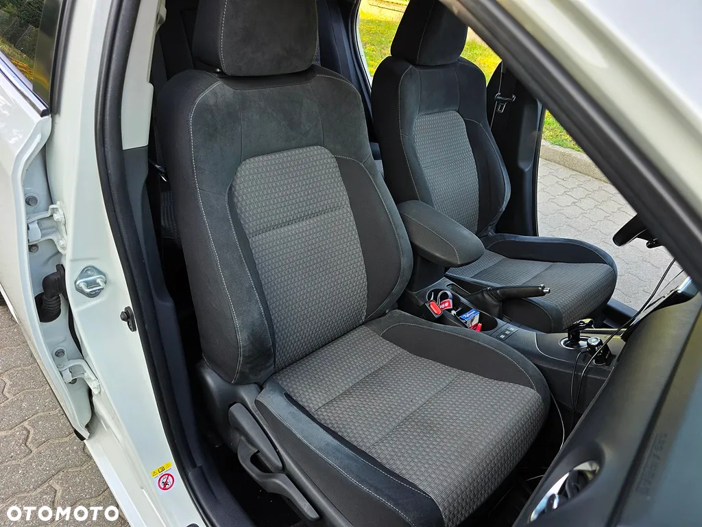 Toyota Auris Hybrid 135 Selection - 15