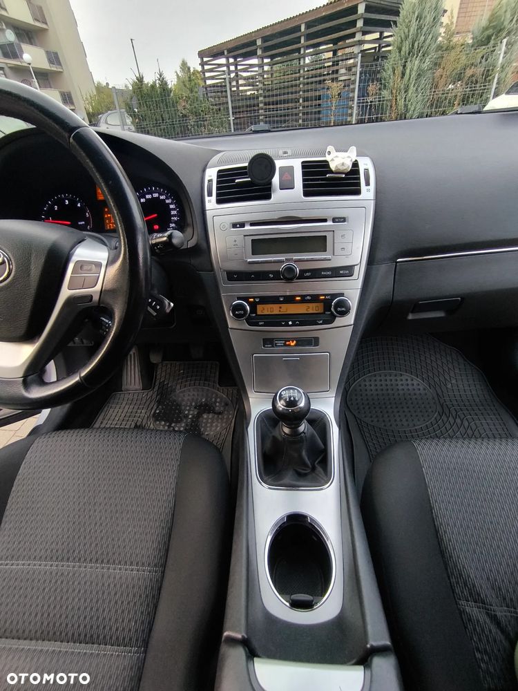 Toyota Avensis 2.0 D-4D Active - 12