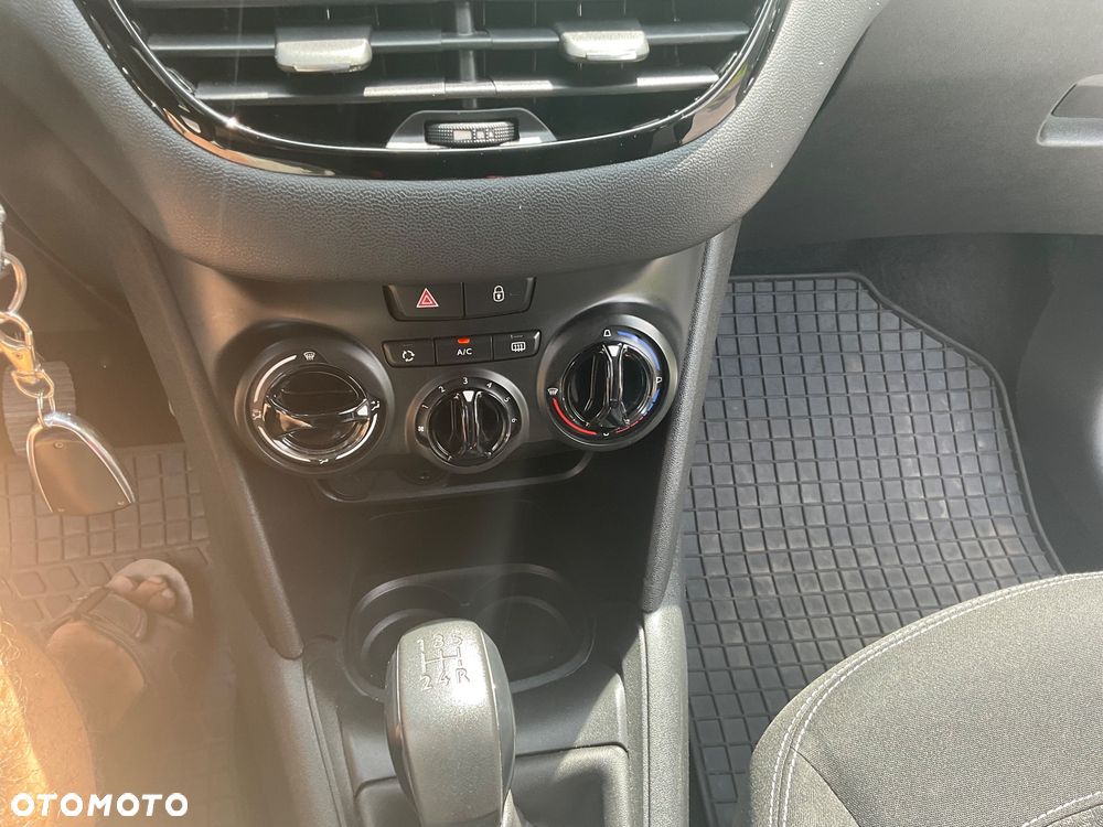 Peugeot 208 - 16