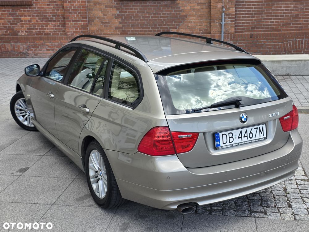 BMW Seria 3 318i - 9