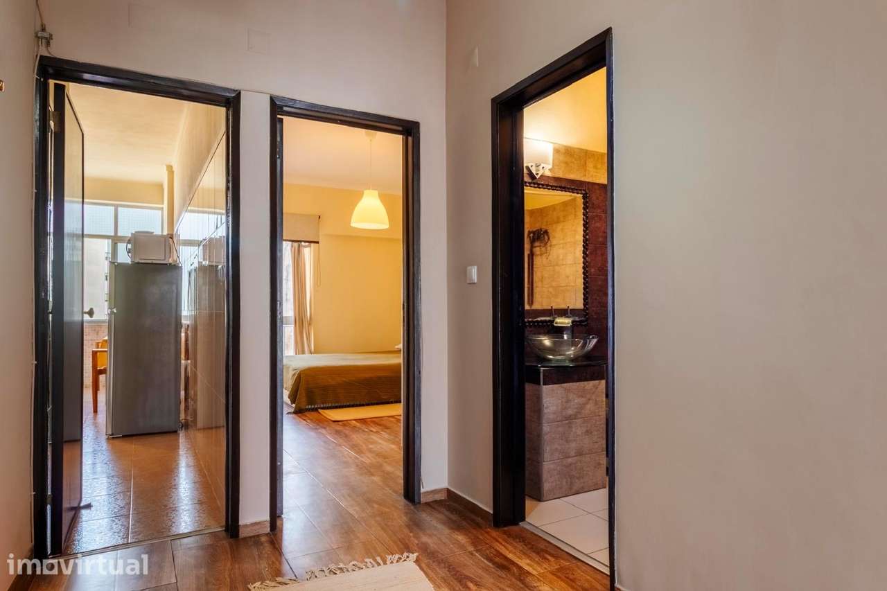 Apartamento T2 c/ Varandas e Arrecadação de 22m² em Mem Martins, Sintr - Grande imagem: 3/35