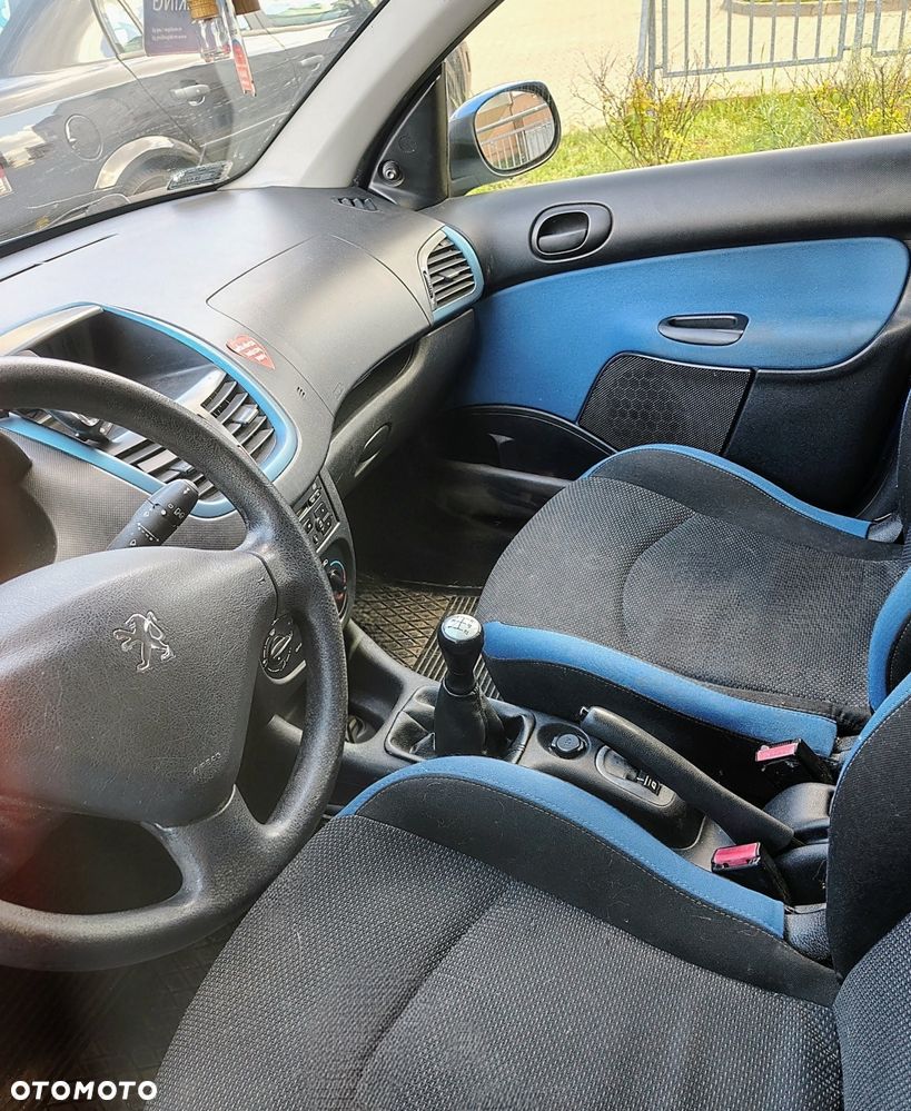 Peugeot 206 2011 photo 4