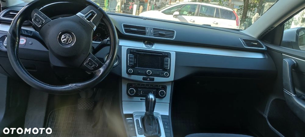 Volkswagen Passat 2.0 TDI DSG Highline - 4