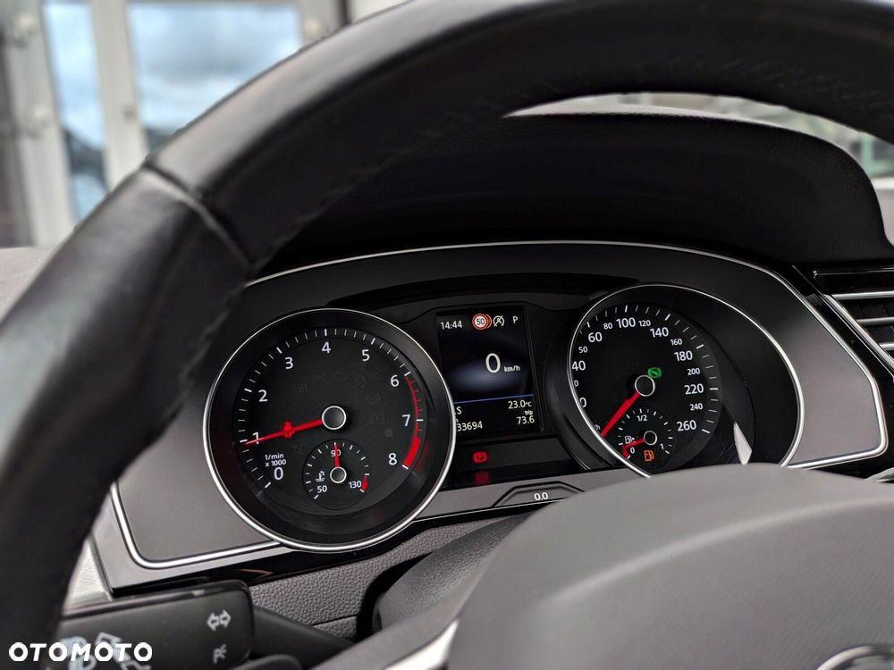 Volkswagen Passat 1.5 TSI EVO Business DSG - 26