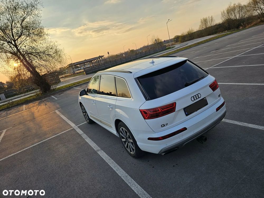 Audi Q7 - 1
