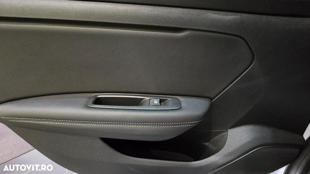 Renault Megane TCe 140 GPF EDC Techno - 9