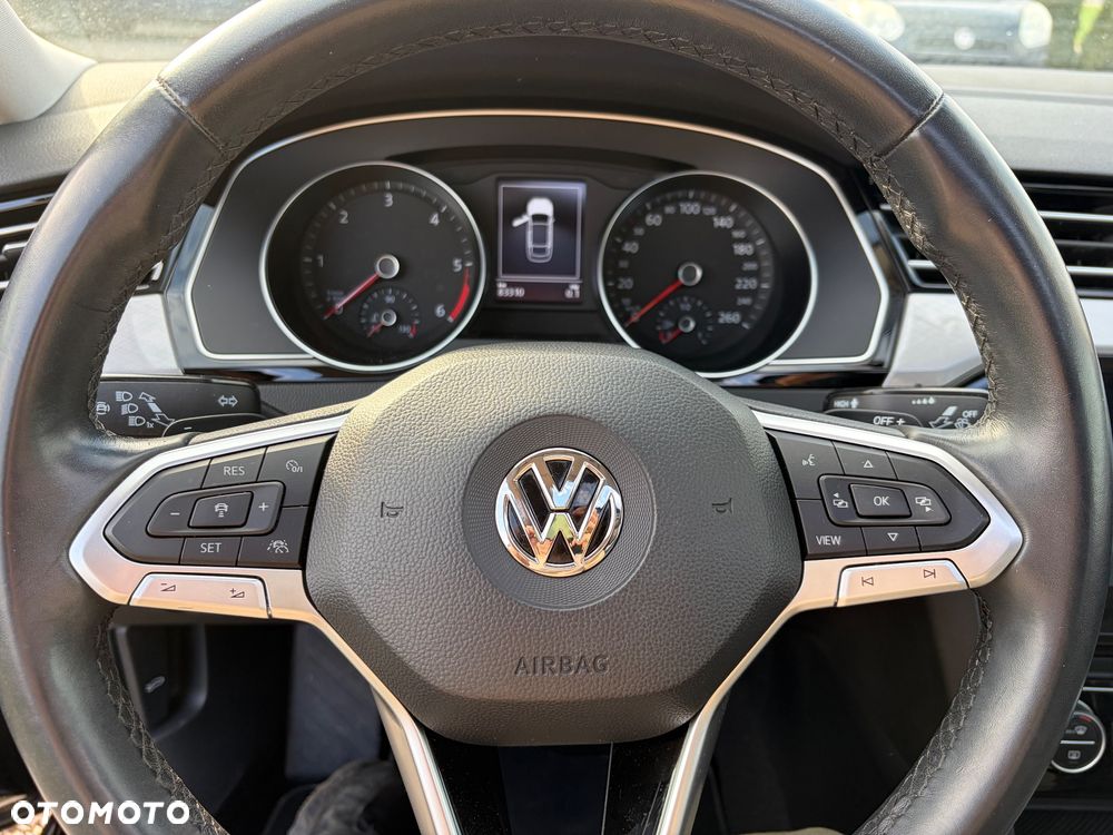 Volkswagen Passat 2.0 TDI SCR DSG Comfortline - 20