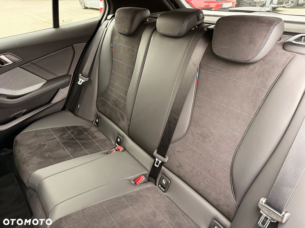 BMW Seria 1 M135 xDrive - 32