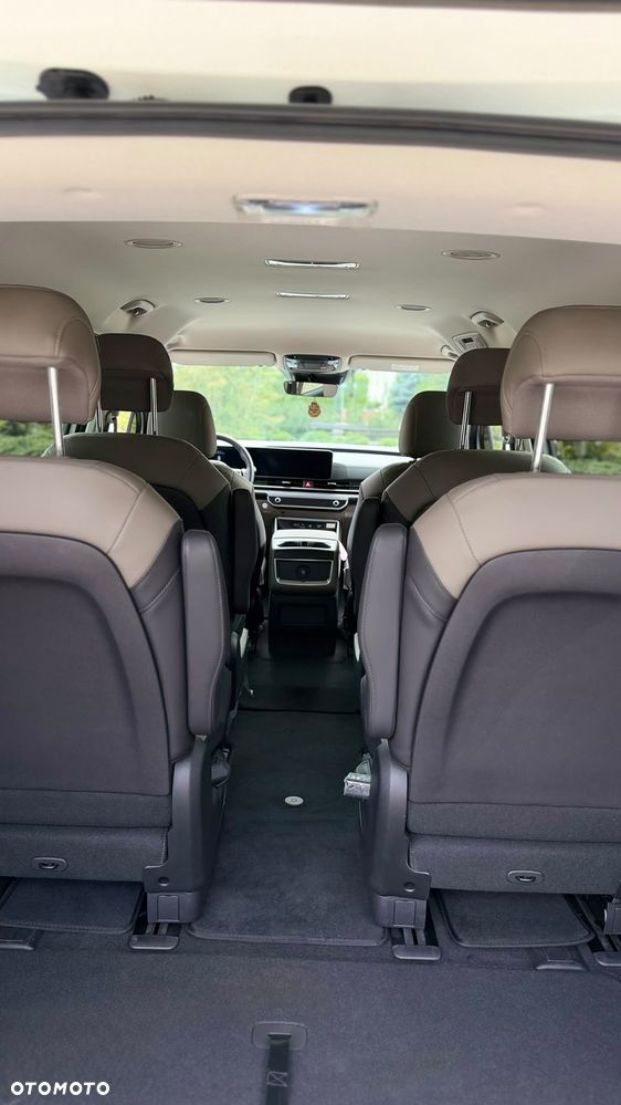 Kia Carnival - 38