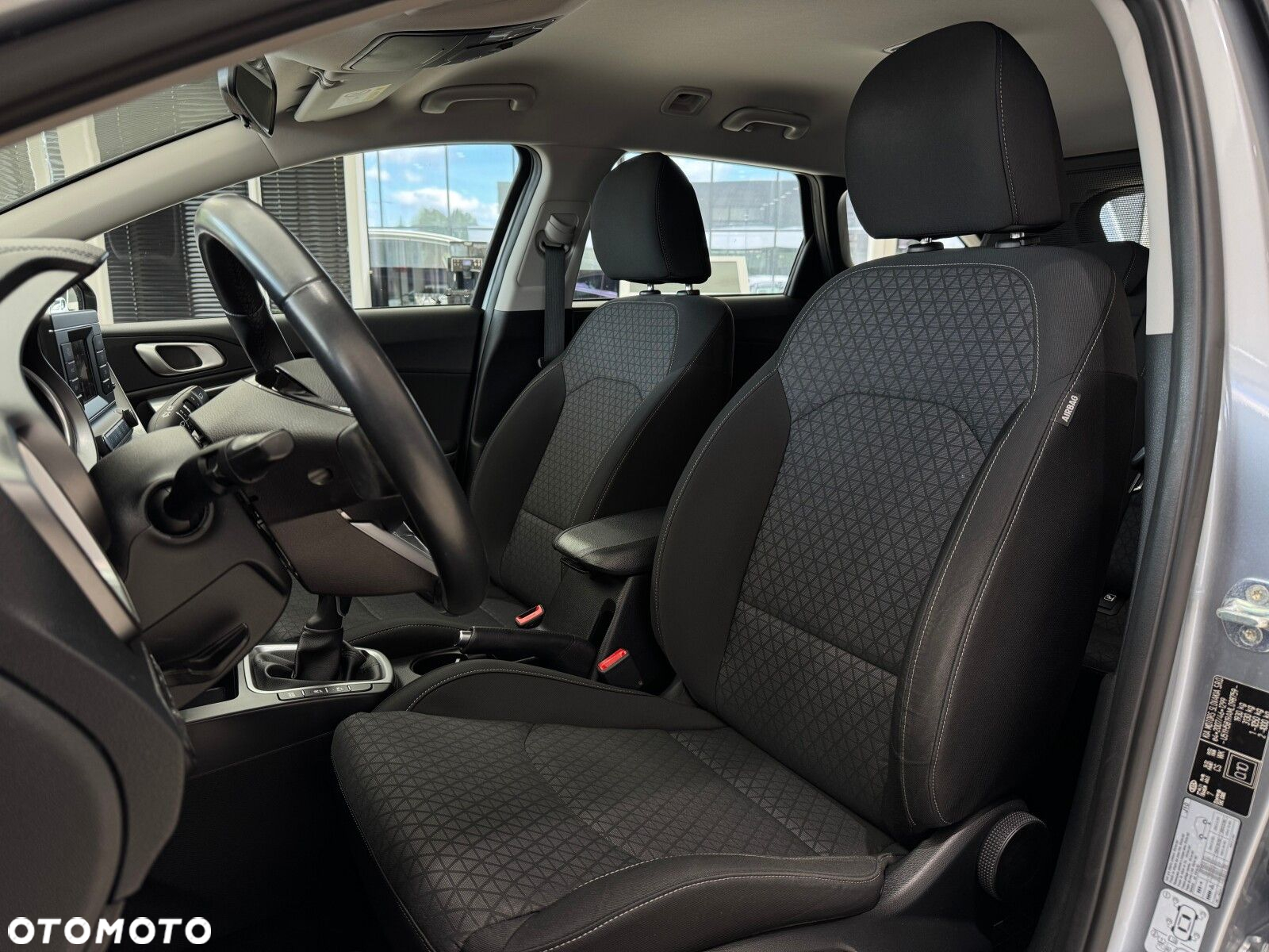 Kia Ceed - 10