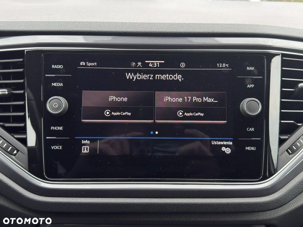 Volkswagen T-Roc - 29