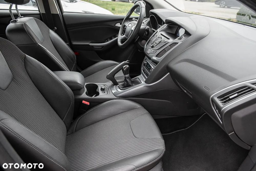 Ford Focus - 30