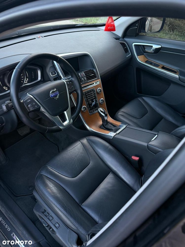 Volvo Xc 60 2017 photo 5
