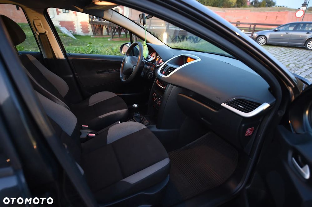 Peugeot 207 - 27