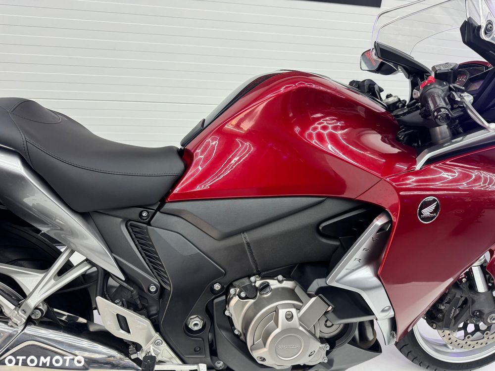 Honda VFR - 14