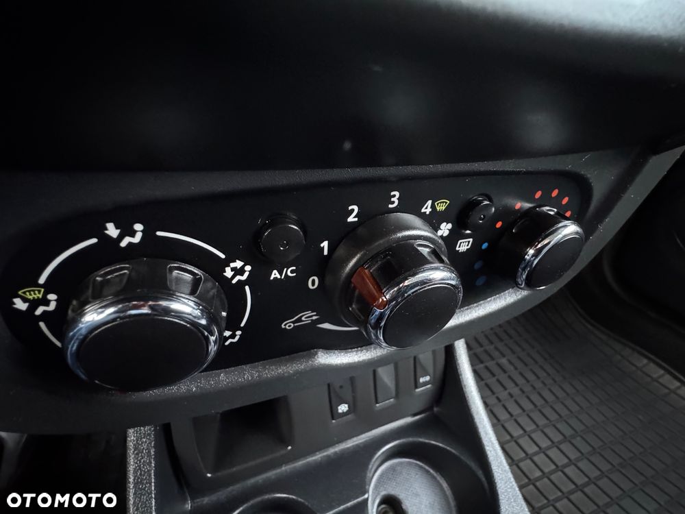 Dacia Duster TCe 125 4x2 Blackshadow - 20