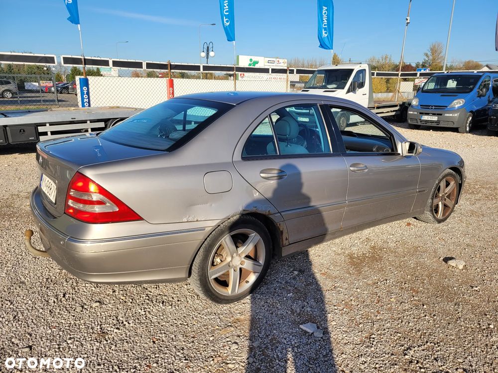 Mercedes-Benz C-Class 2003 photo 4