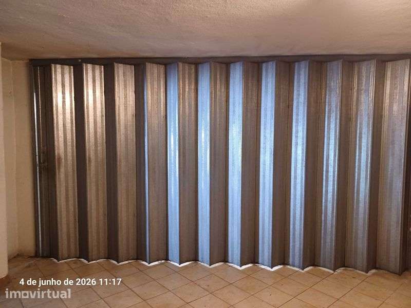 Venda de Garagem no centro de Corroios