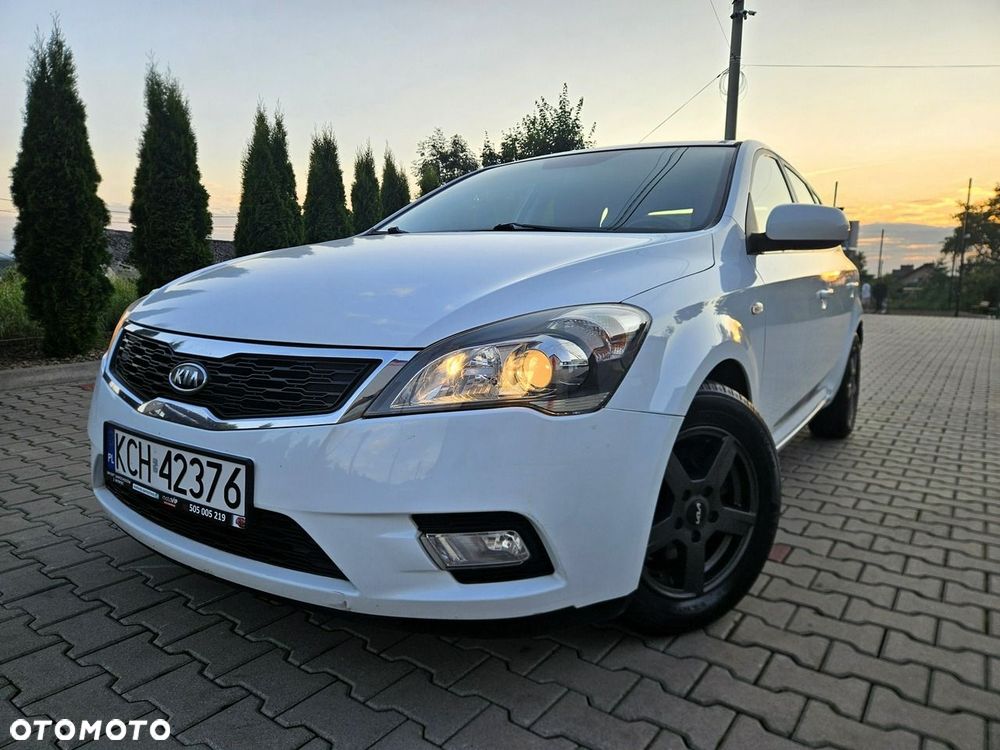 Kia Ceed 1.6 CRDi 90 ISG Spirit - 14