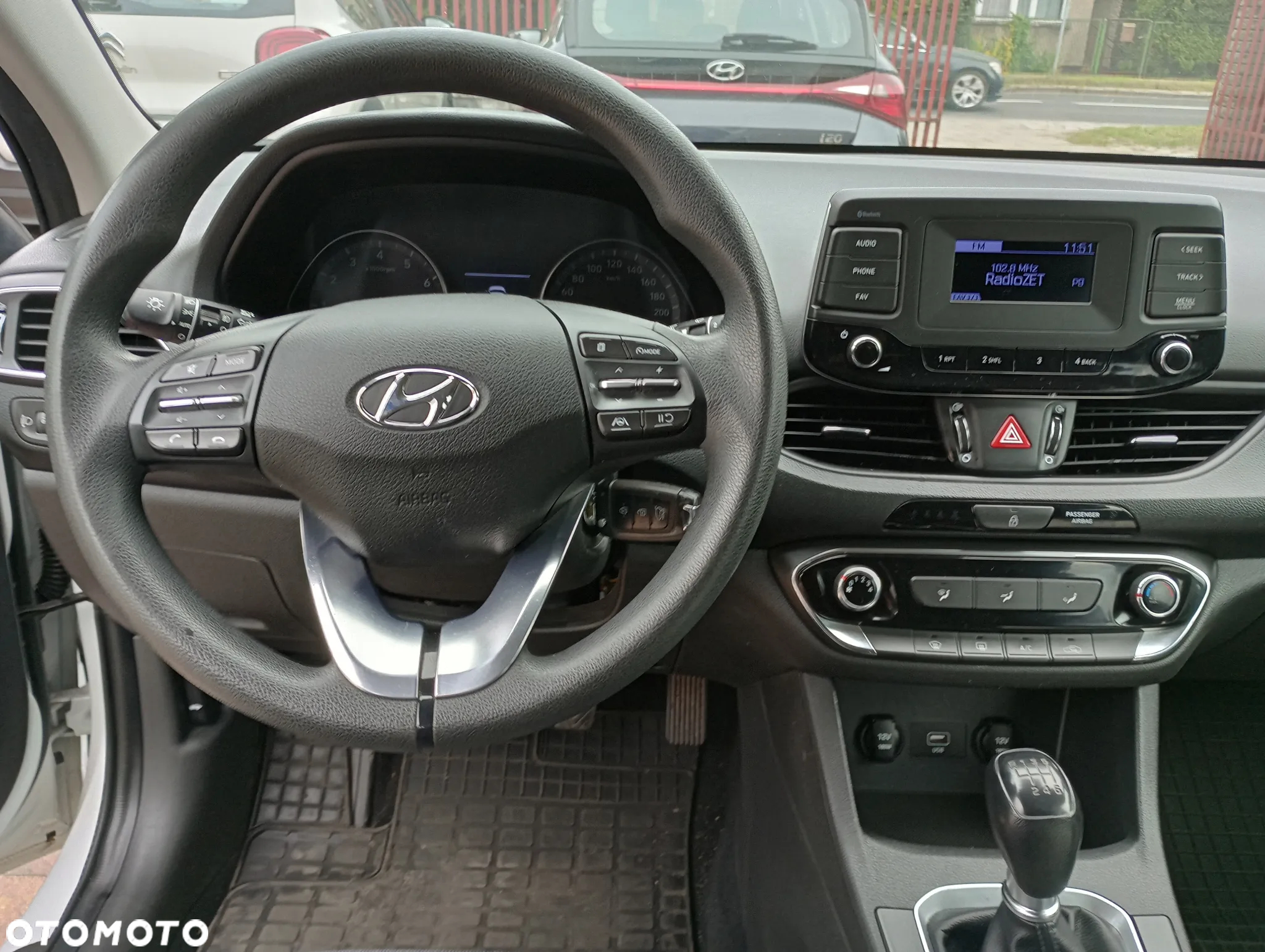 Hyundai i30 1.5 DPI Classic + - 14