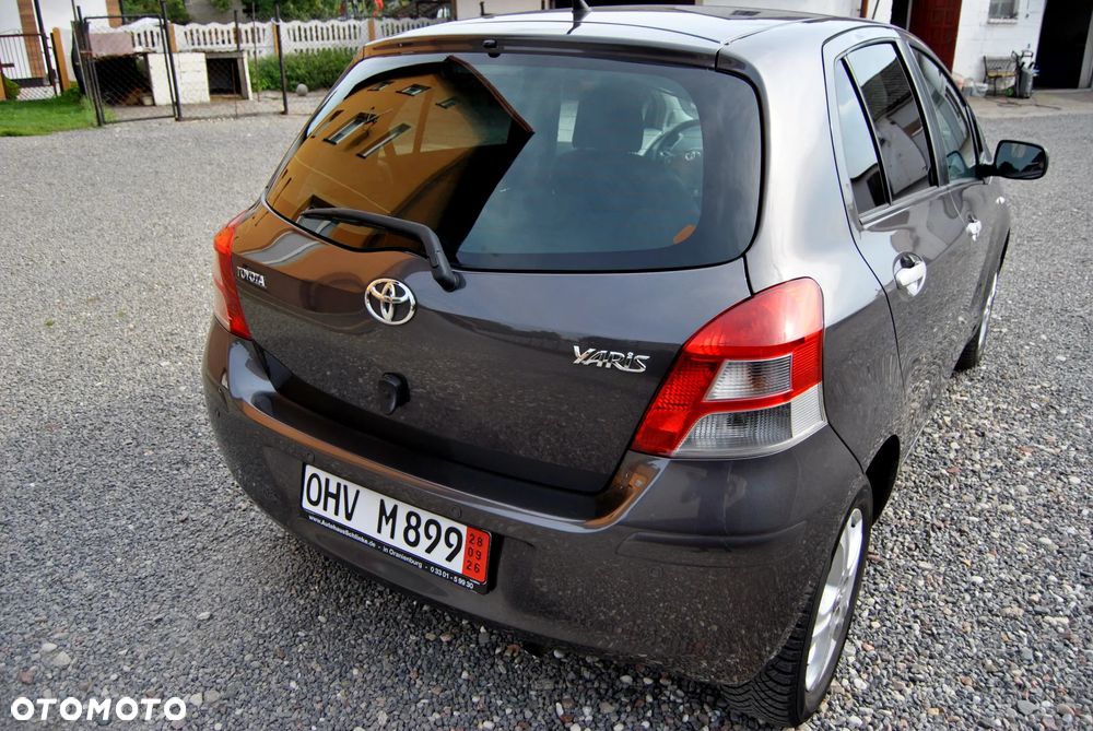 Toyota Yaris 1.33 VVT-i Executive - 26