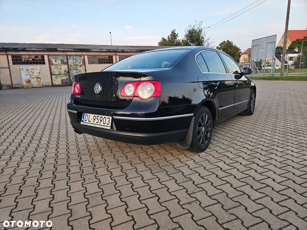Volkswagen Passat 1.8 TSI Comfortline - 2