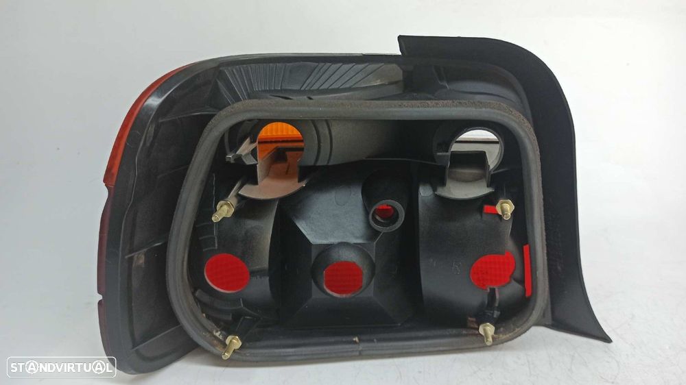 FAROLIM TRASEIRO DIREITO BMW SERIE 3 COUPE (E36) 316I - 5
