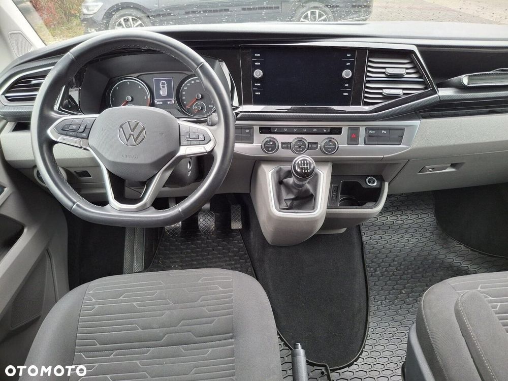 Volkswagen Caravelle Comfortline 2.0 TDI Manual - 6