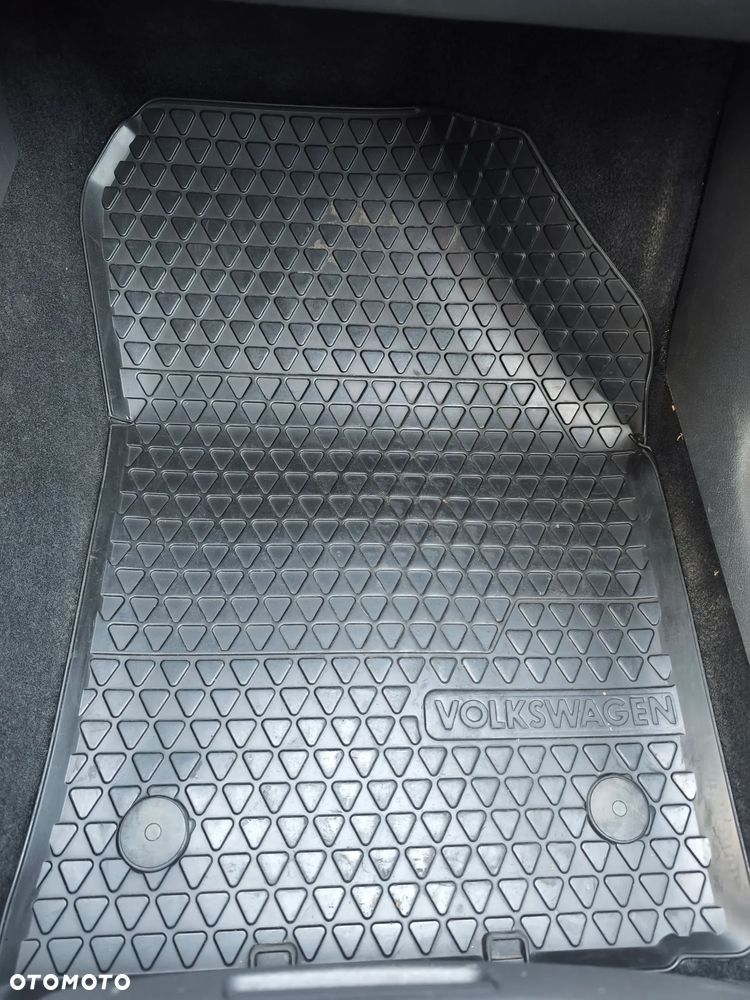 Volkswagen Touran 2.0 TDI DPF DSG Cross - 10
