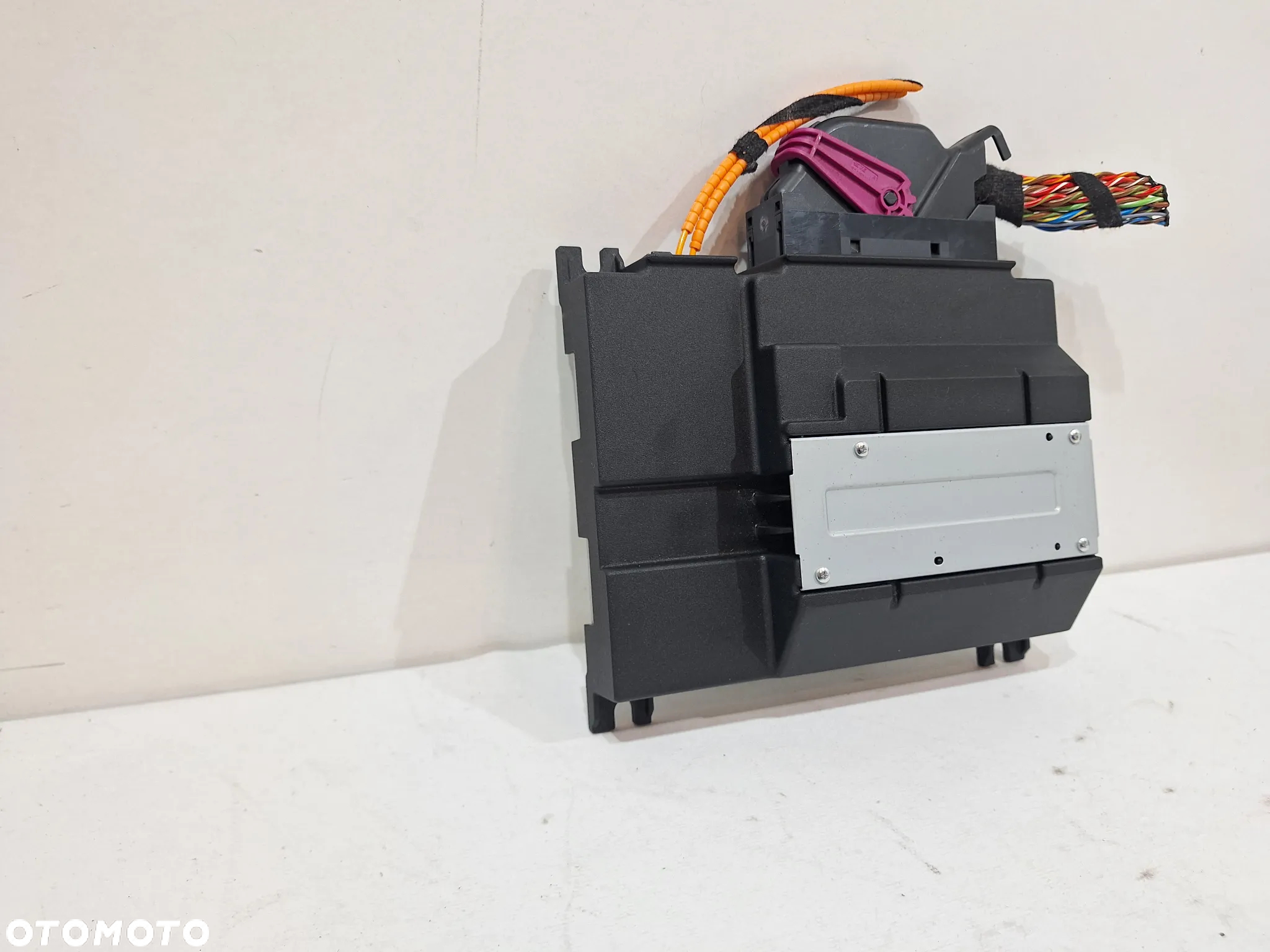 VW GOLF VII SPORTVAN WZMACNIACZ DYNA AUDIO 5G0035456 - 3