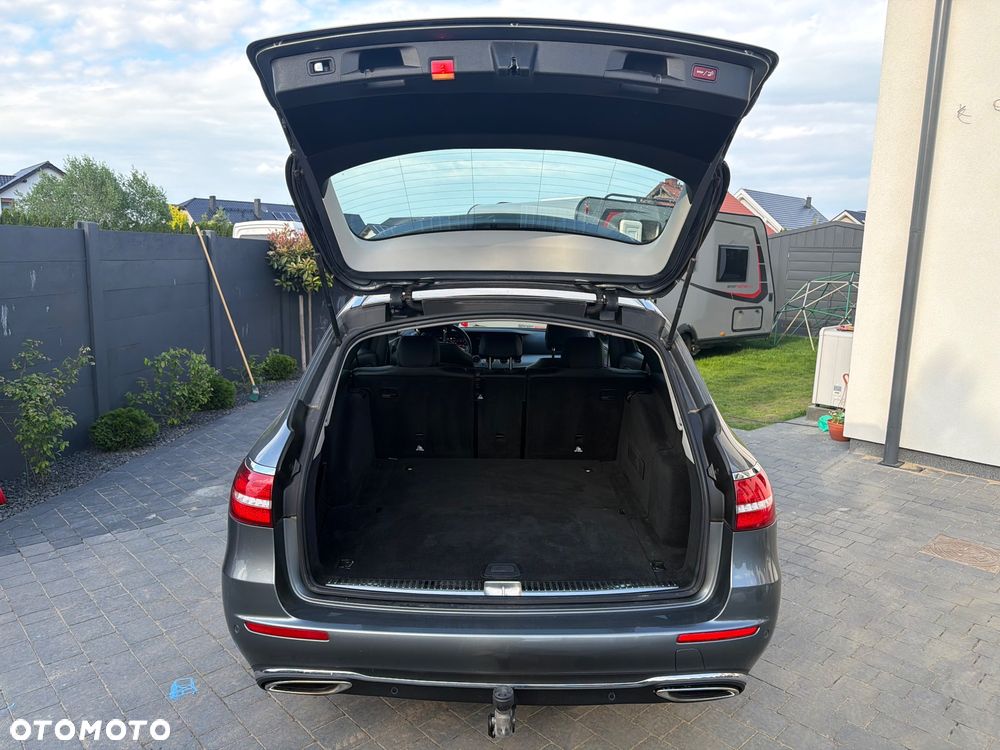 Mercedes-Benz Klasa E 250 9G-TRONIC Avantgarde - 20